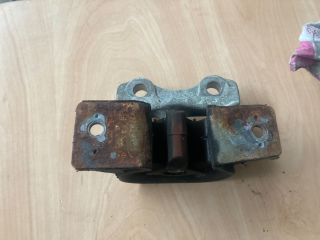 bontott OPEL CORSA C Motor Tartó Bak (Fém)