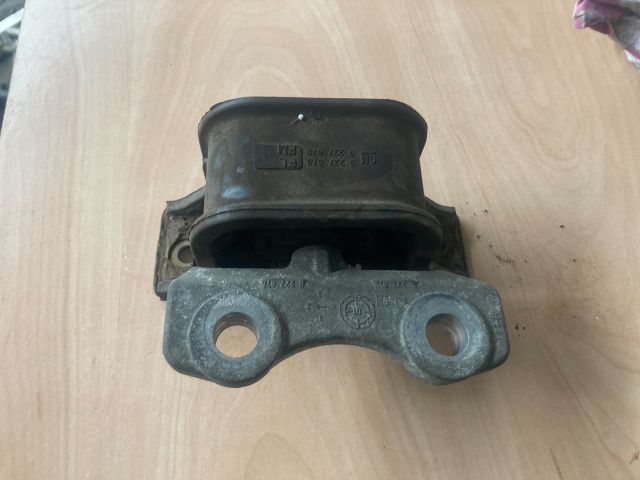 bontott OPEL CORSA C Motor Tartó Bak (Fém)