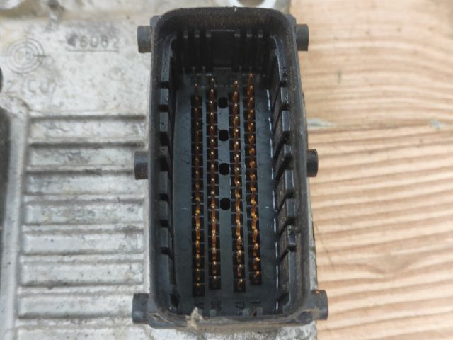 bontott OPEL CORSA C Motorvezérlő