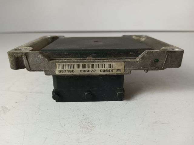 bontott OPEL CORSA C Motorvezérlő