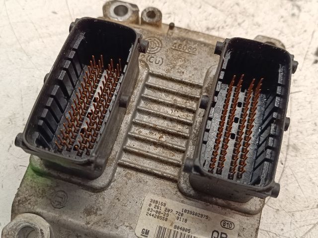 bontott OPEL CORSA C Motorvezérlő