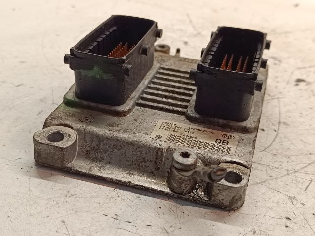 bontott OPEL CORSA C Motorvezérlő