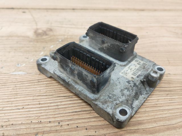 bontott OPEL CORSA C Motorvezérlő