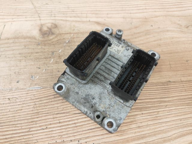 bontott OPEL CORSA C Motorvezérlő