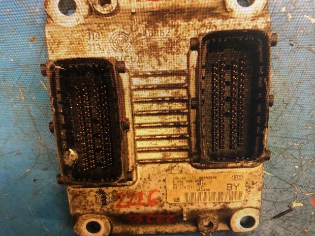 bontott OPEL CORSA C Motorvezérlő