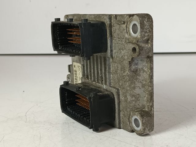 bontott OPEL CORSA C Motorvezérlő