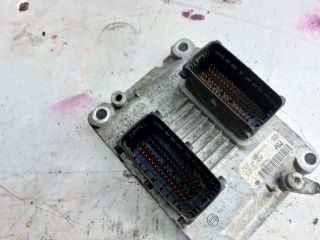 bontott OPEL CORSA C Motorvezérlő