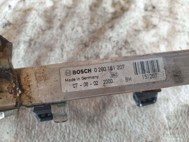 bontott OPEL CORSA C Porlasztó Sor / Híd