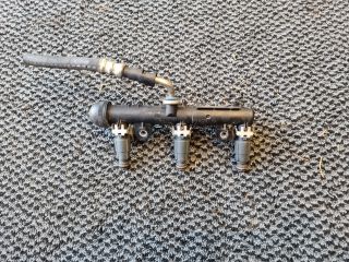 bontott OPEL CORSA C Porlasztó Sor / Híd