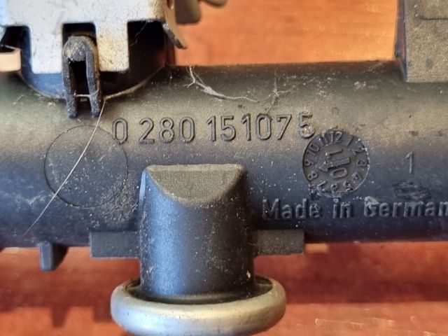 bontott OPEL CORSA C Porlasztó Sor / Híd