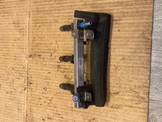 bontott OPEL CORSA C Porlasztó Sor / Híd