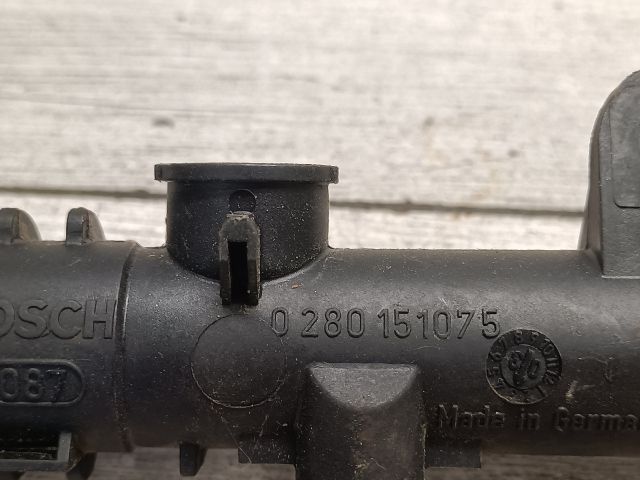 bontott OPEL CORSA C Porlasztó Sor / Híd