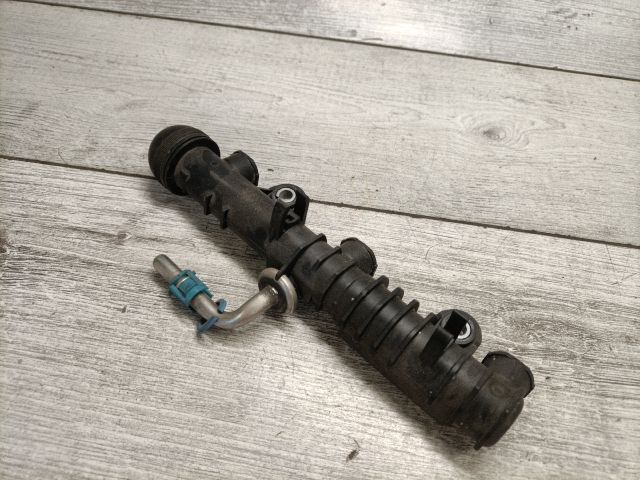 bontott OPEL CORSA C Porlasztó Sor / Híd