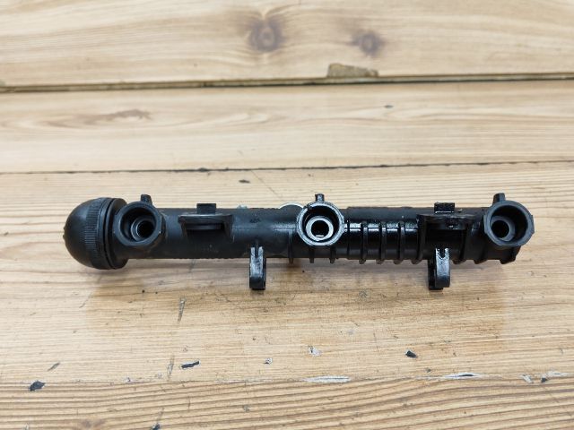 bontott OPEL CORSA C Porlasztó Sor / Híd