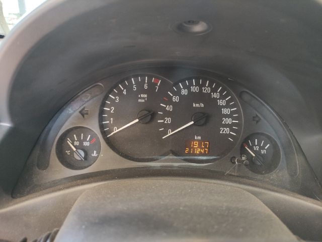 bontott OPEL CORSA C Porlasztó Sor / Híd