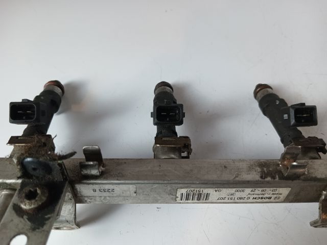 bontott OPEL CORSA C Porlasztó Sor / Híd