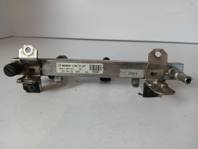 bontott OPEL CORSA C Porlasztó Sor / Híd