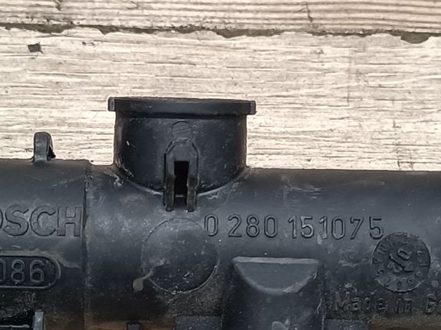 bontott OPEL CORSA C Porlasztó Sor / Híd