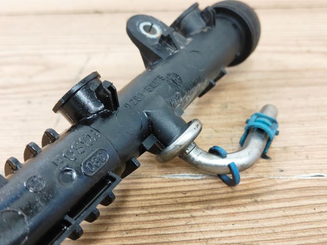 bontott OPEL CORSA C Porlasztó Sor / Híd