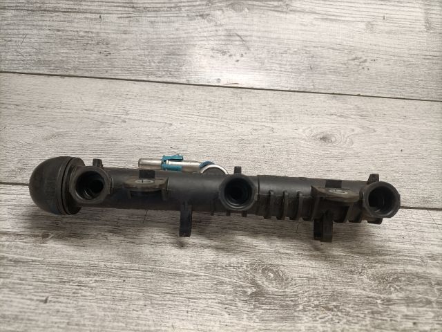 bontott OPEL CORSA C Porlasztó Sor / Híd