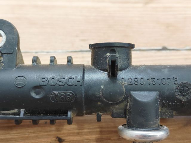 bontott OPEL CORSA C Porlasztó Sor / Híd