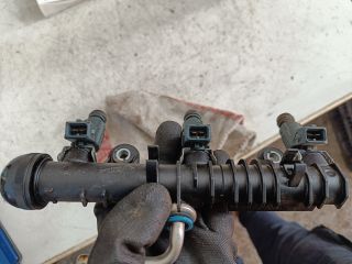 bontott OPEL CORSA C Porlasztó Sor / Híd