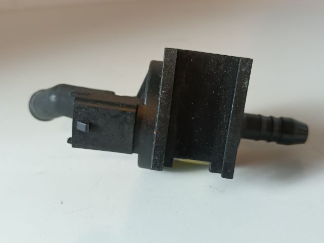 bontott OPEL CORSA C Tankszellőztető Szelep