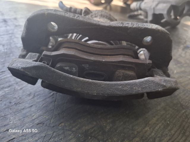 bontott OPEL CORSA C Bal első Féknyereg Munkahengerrel