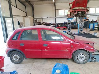 bontott OPEL CORSA C Biztosítéktábla Motortér