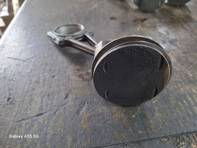 bontott OPEL CORSA C Dugattyú és Hajtókar