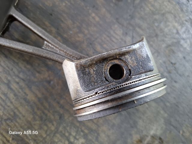 bontott OPEL CORSA C Dugattyú és Hajtókar