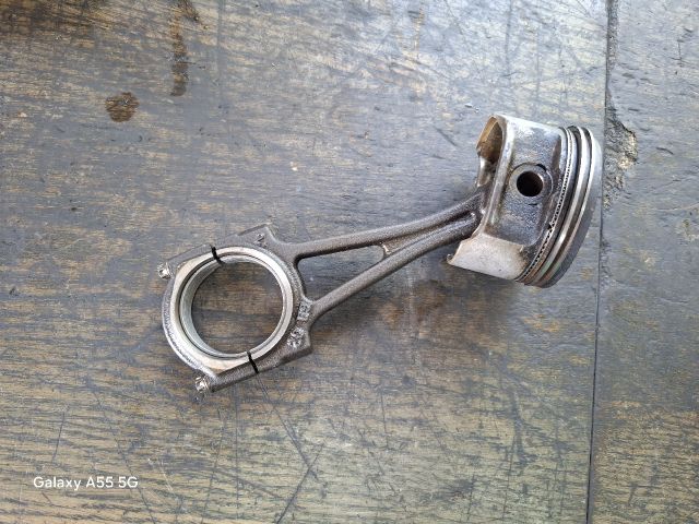 bontott OPEL CORSA C Dugattyú és Hajtókar