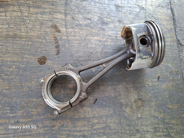 bontott OPEL CORSA C Dugattyú és Hajtókar