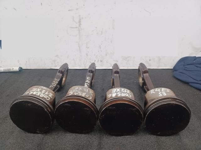 bontott OPEL CORSA C Dugattyú