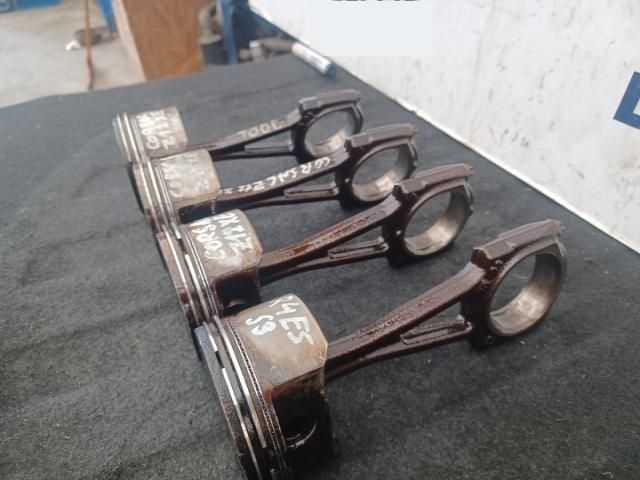 bontott OPEL CORSA C Dugattyú