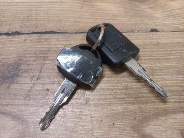 bontott OPEL CORSA C Gyújtáskapcsoló Házzal