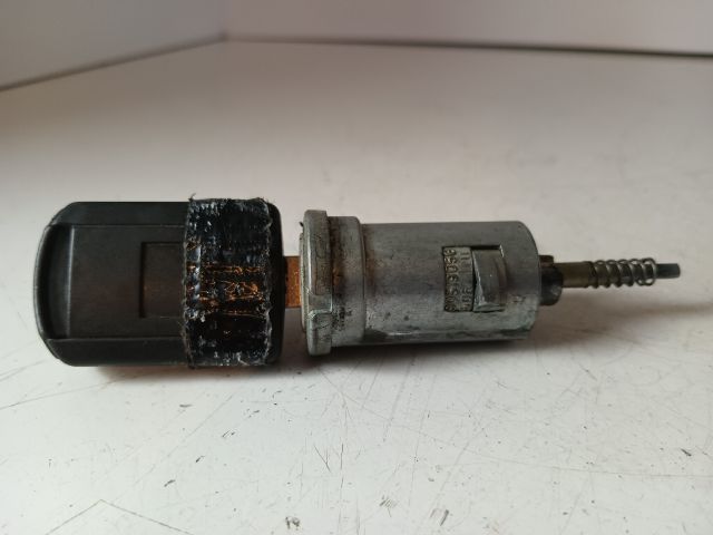 bontott OPEL CORSA C Gyújtáskapcsoló