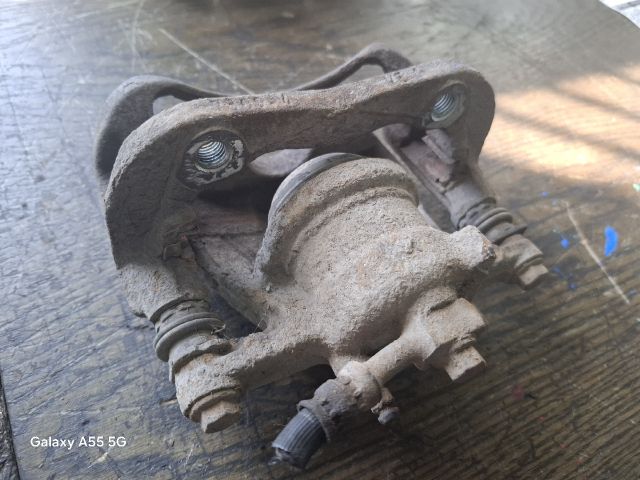 bontott OPEL CORSA C Jobb első Féknyereg Munkahengerrel