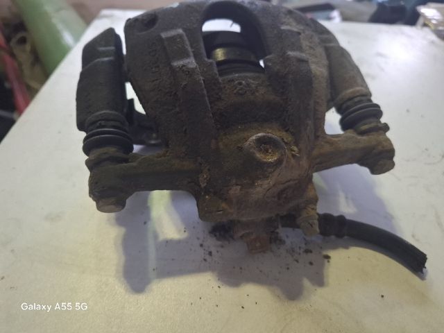 bontott OPEL CORSA C Jobb első Féknyereg Munkahengerrel