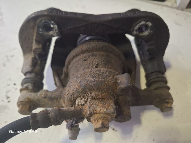 bontott OPEL CORSA C Jobb első Féknyereg Munkahengerrel