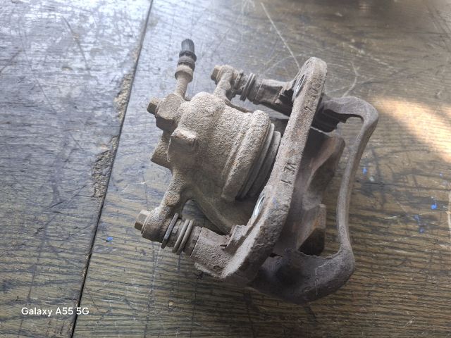 bontott OPEL CORSA C Jobb első Féknyereg Munkahengerrel