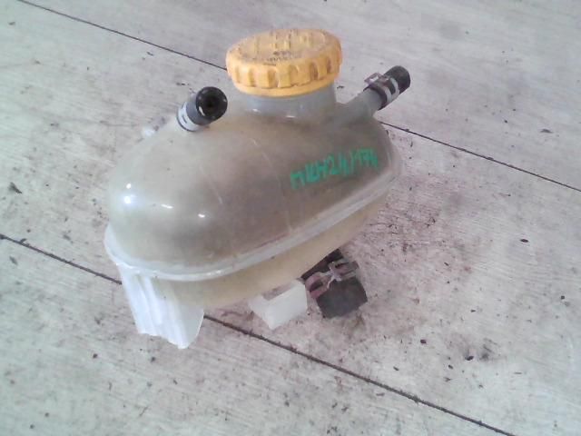 bontott OPEL CORSA C Kiegyenlítő Tartály