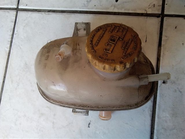 bontott OPEL CORSA C Kiegyenlítő Tartály