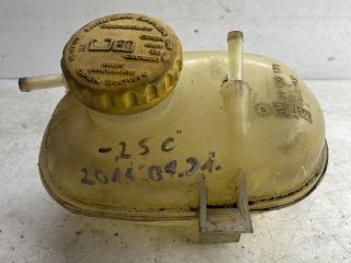 bontott OPEL CORSA C Kiegyenlítő Tartály