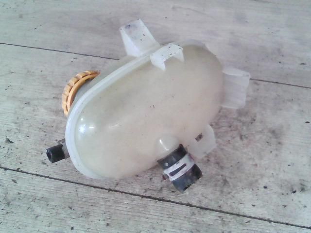 bontott OPEL CORSA C Kiegyenlítő Tartály