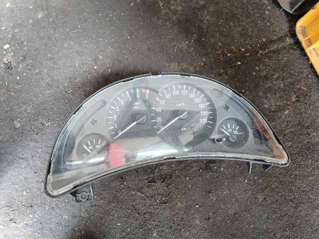 bontott OPEL CORSA C Kilométeróra