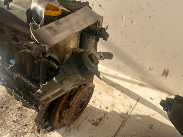 bontott OPEL CORSA C Motor (Fűzött blokk hengerfejjel)