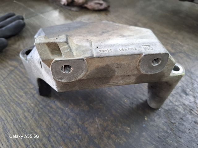 bontott OPEL CORSA C Motor Tartó Bak (Fém)