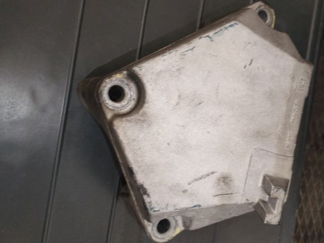 bontott OPEL CORSA C Motor Tartó Bak Jobb