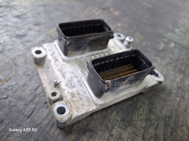 bontott OPEL CORSA C Motorvezérlő